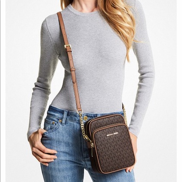 MICHAEL KORS
Jet Set Travel Medium Logo Crossbody Bag Brown Signature color - Picture 2 of 4